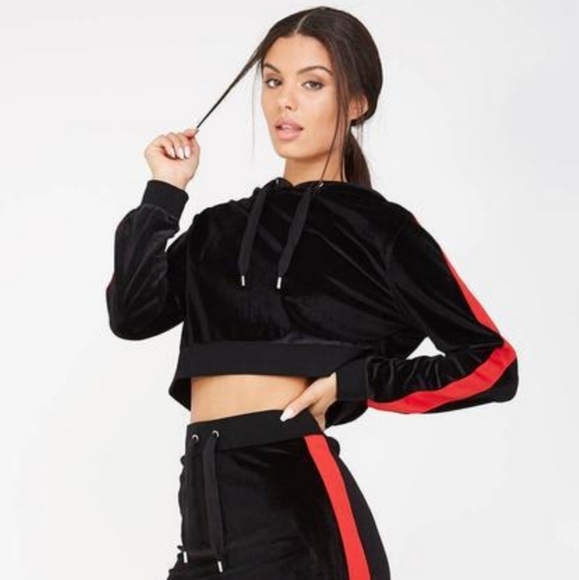 Manière de Voir - Contrast Stripe Velvet Cropped Hoodie -Black/red - Picture 2 of 5